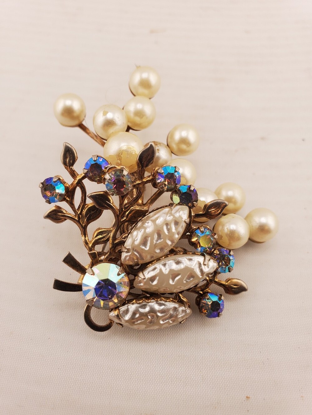 Pearl AB molded Glass Spray Brooch
